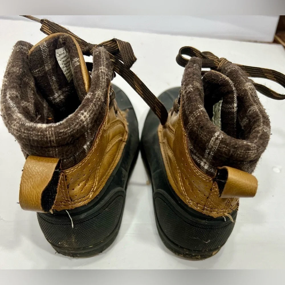 MAGELLAN OUTDOOR BOYS DUCK BOOTS SIZEE 3D